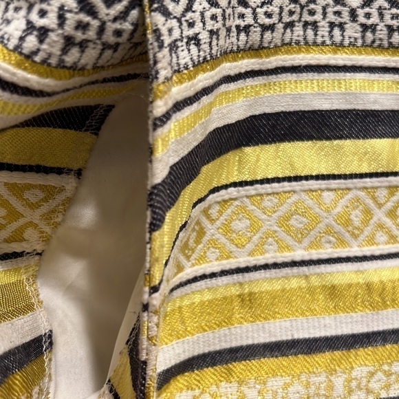 Ann Taylor LOFT Ravenna yellow woven shorts 6 - Picture 4 of 6